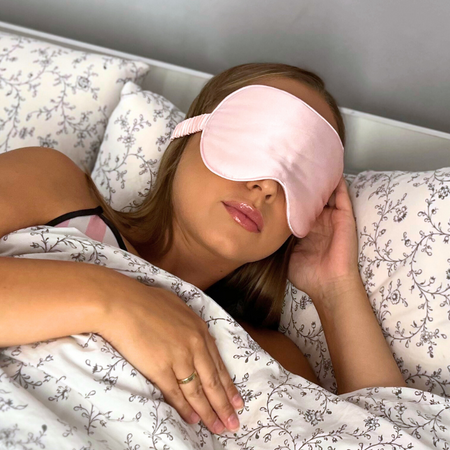 Jedwabna opaska na oczy wygodna do spania - pink